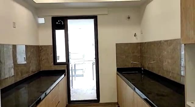 3 BHK Semi Furnished in DLH The Park , Andheri West